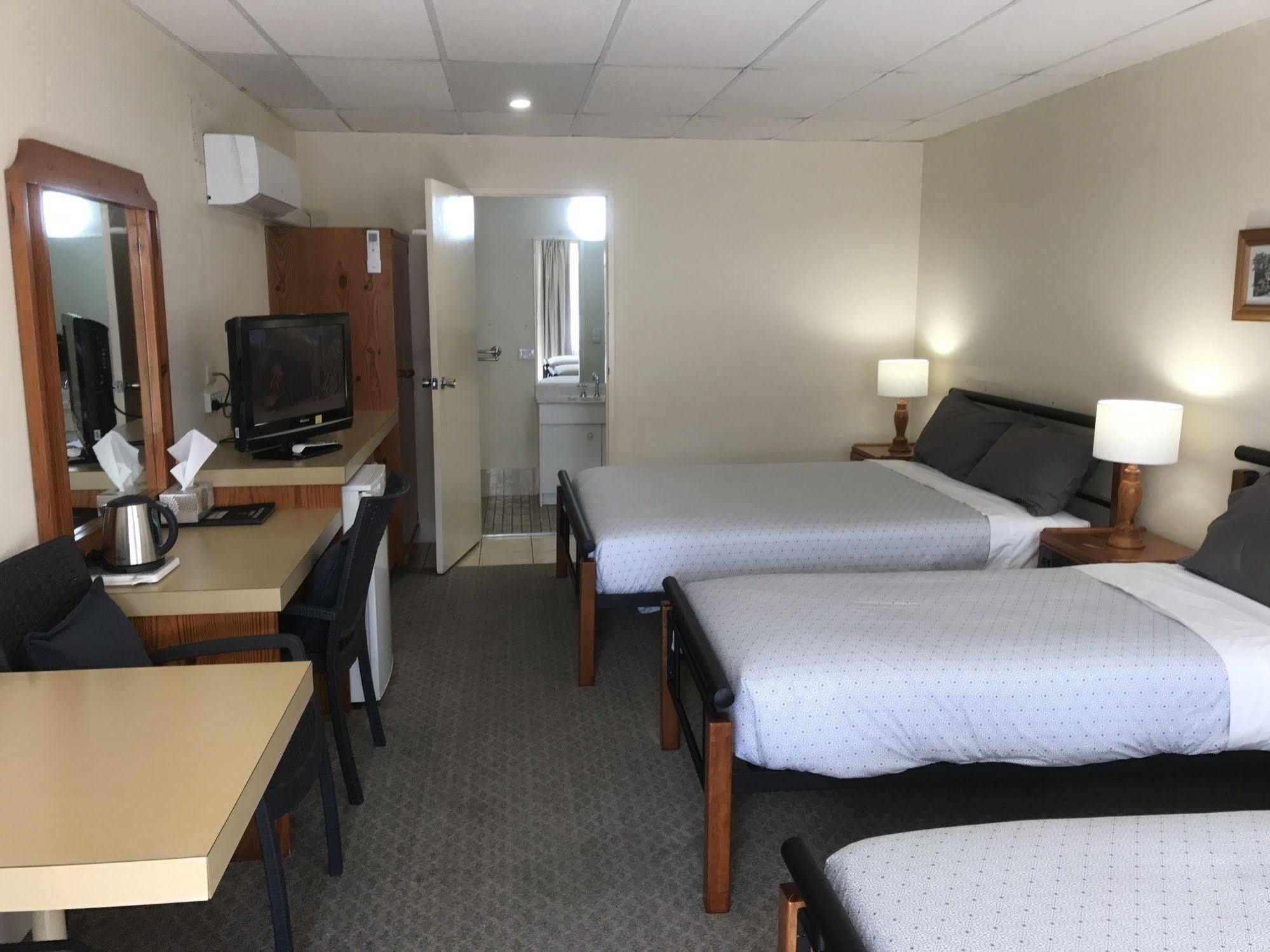 Cooks Endeavour Motor Inn Tweed Heads Eksteriør billede